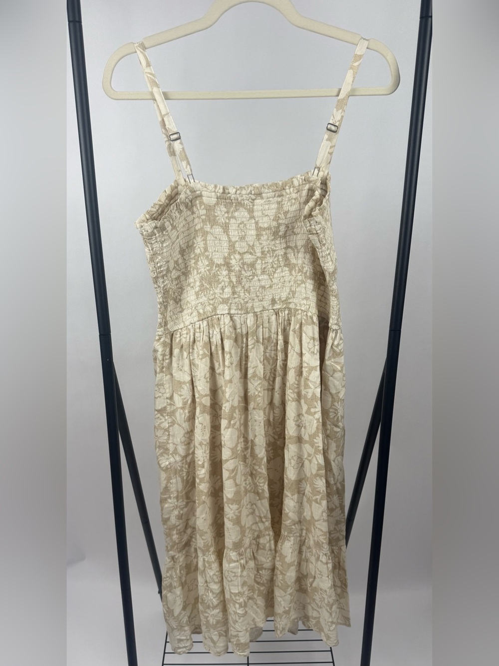 Gap Smocked Floral Midi Dress Beige Cream Tiered Cottagecore Size L - Picture 6 of 8